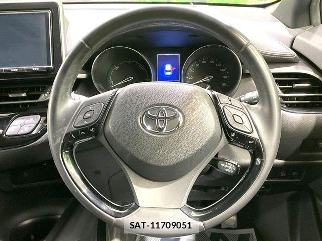 Toyota C-HR 2017-01 7216002-10