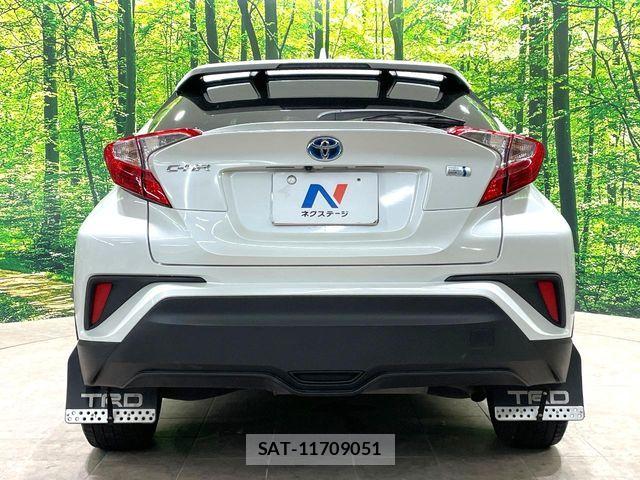 Toyota C-HR 2017-01 7216002-14