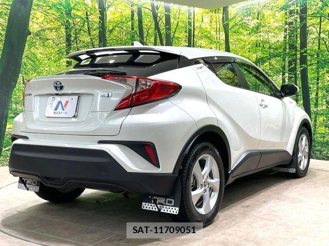 Toyota C-HR 2017-01 7216002-16