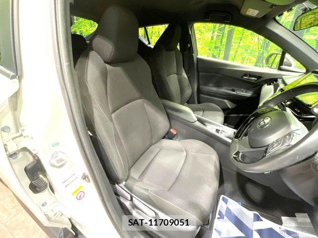 Toyota C-HR 2017-01 7216002-7