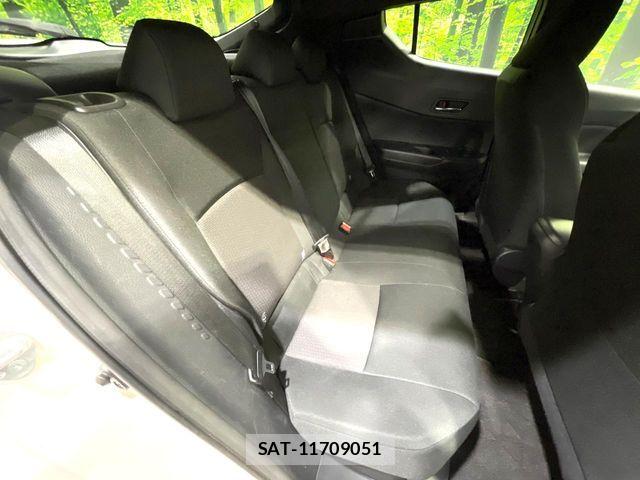 Toyota C-HR 2017-01 7216002-8