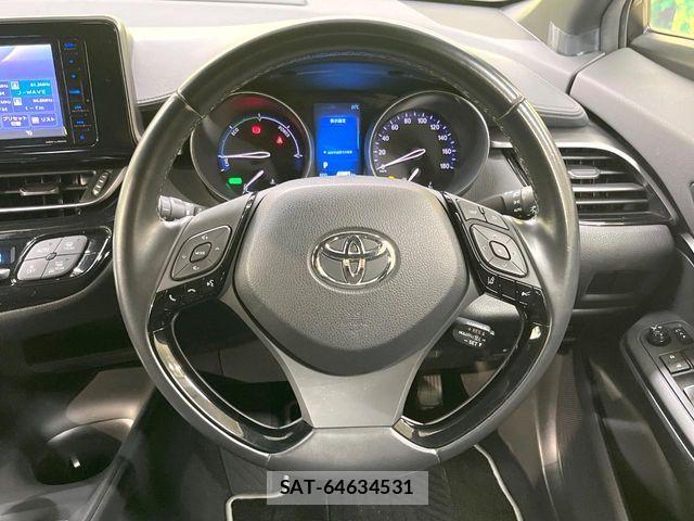 Toyota C-HR 2018-05 7216030-10