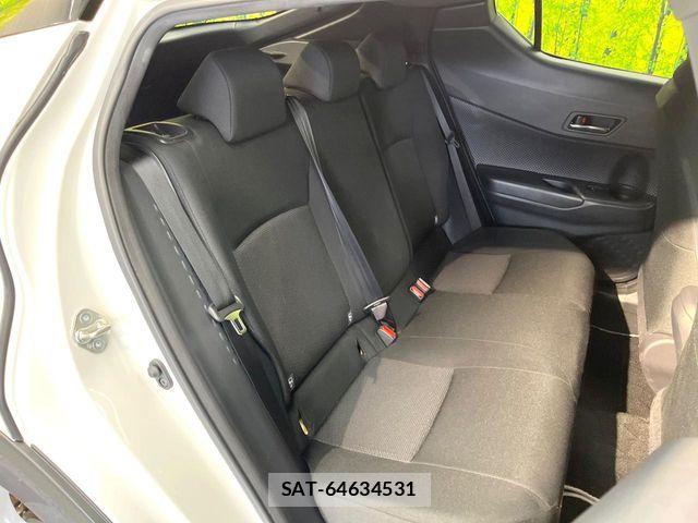 Toyota C-HR 2018-05 7216030-8