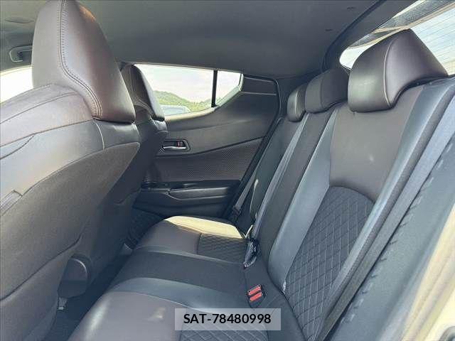 Toyota C-HR 2017-07 7216016-18