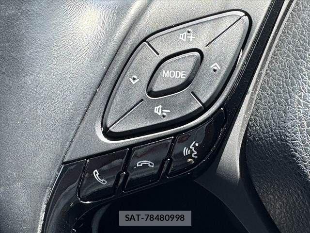 Toyota C-HR 2017-07 7216016-22