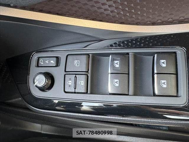 Toyota C-HR 2017-07 7216016-28