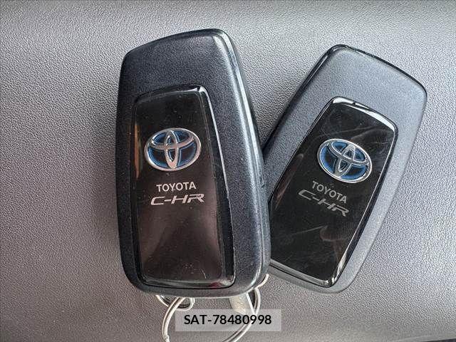Toyota C-HR 2017-07 7216016-6