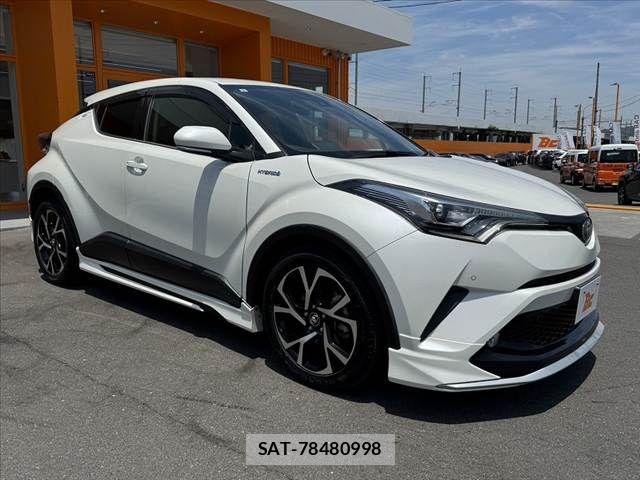 Toyota C-HR 2017-07 7216016-7