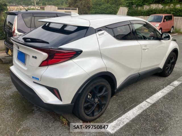 Toyota C-HR 2023-06 7216062-1
