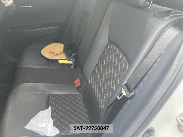 Toyota C-HR 2023-06 7216062-7