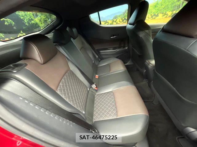 Toyota C-HR 2017-06 7216011-8