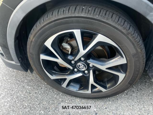 Toyota C-HR 2017-02 7216005-11