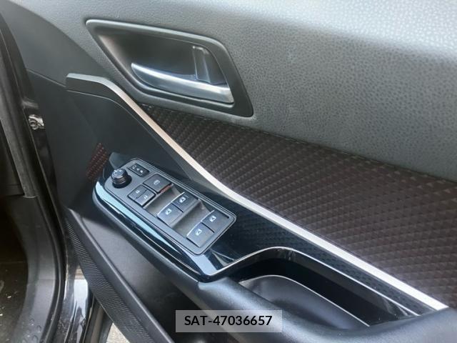 Toyota C-HR 2017-02 7216005-15