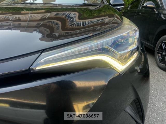 Toyota C-HR 2017-02 7216005-2