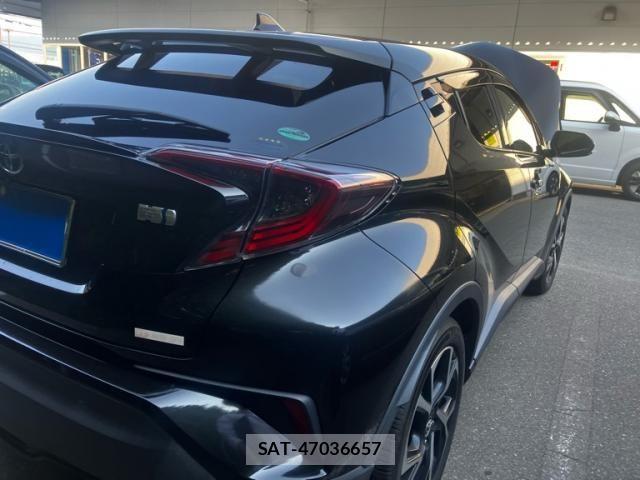 Toyota C-HR 2017-02 7216005-6