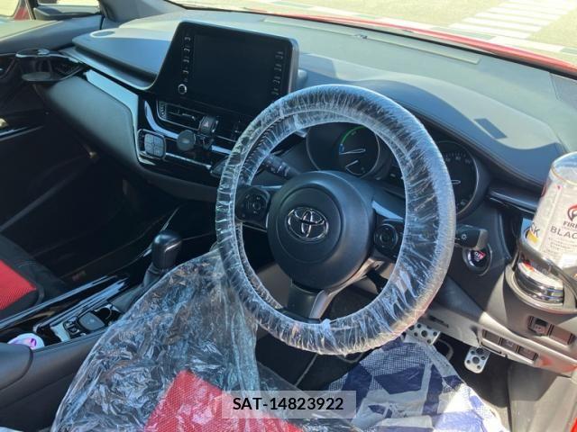 Toyota C-HR 2022-05 7216060-11