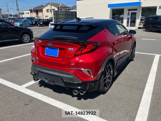 Toyota C-HR 2022-05 7216060-2