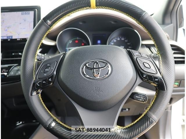 Toyota C-HR 2019-02 7216042-12