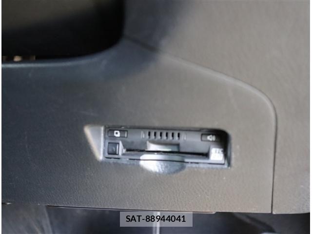 Toyota C-HR 2019-02 7216042-13