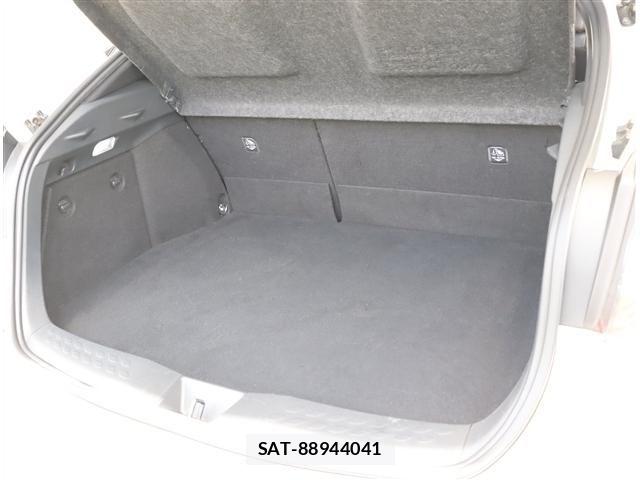 Toyota C-HR 2019-02 7216042-16