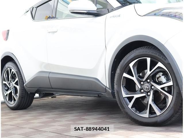 Toyota C-HR 2019-02 7216042-22