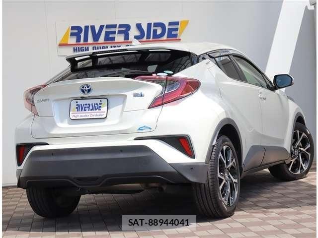 Toyota C-HR 2019-02 7216042-24
