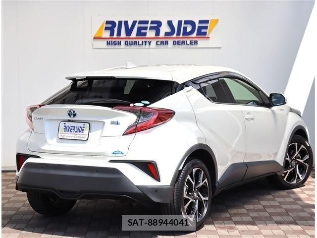 Toyota C-HR 2019-02 7216042-2