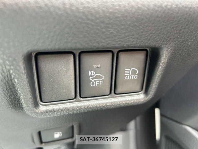 Toyota C-HR 2017-06 7216015-16