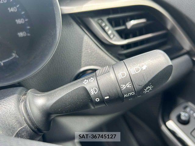Toyota C-HR 2017-06 7216015-21
