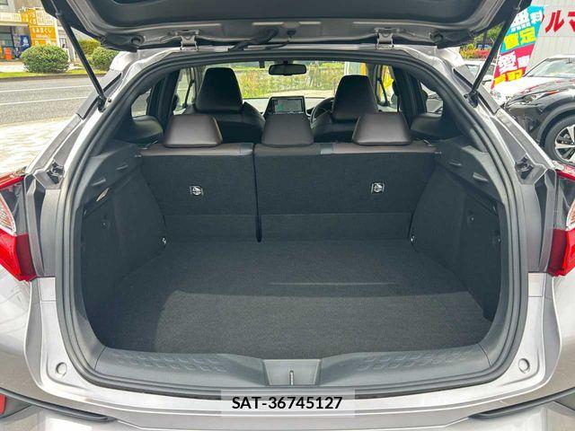 Toyota C-HR 2017-06 7216015-27
