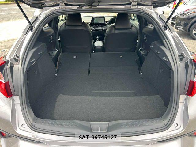 Toyota C-HR 2017-06 7216015-28