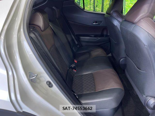 Toyota C-HR 2017-05 7216008-8