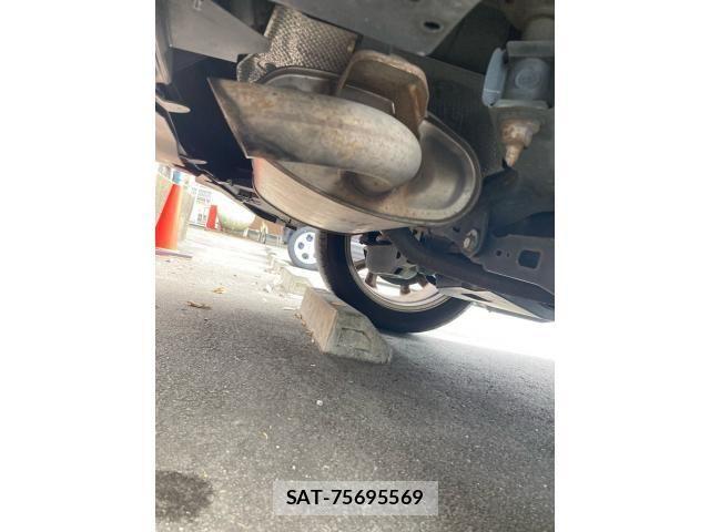 Toyota C-HR 2017-08 7216021-11