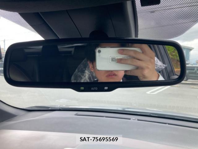 Toyota C-HR 2017-08 7216021-22