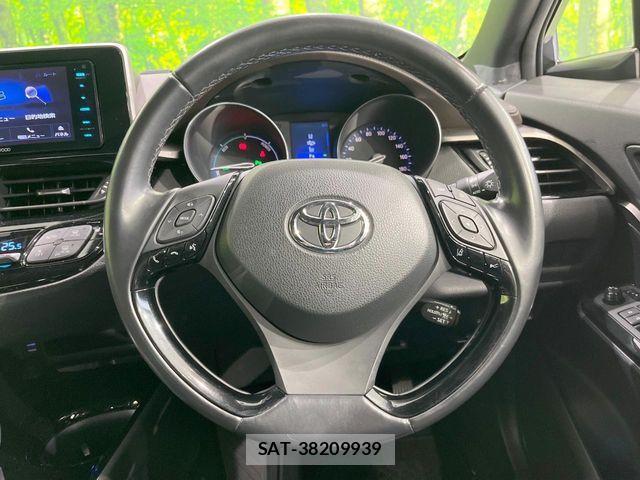 Toyota C-HR 2017-09 7216017-10