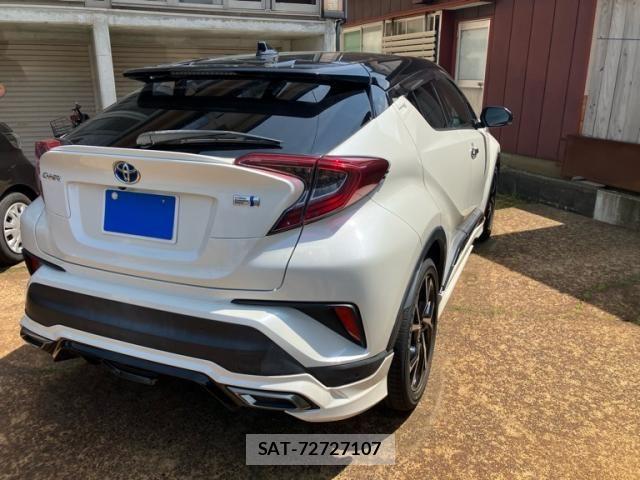 Toyota C-HR 2019-03 7216043-5
