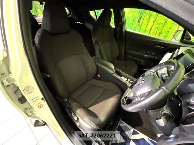 Toyota C-HR 2018-12 7216034-7
