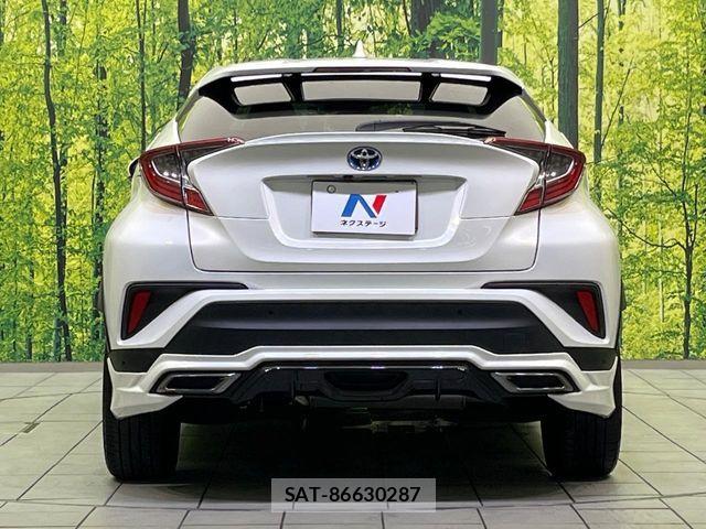 Toyota C-HR 2019-01 7216035-15