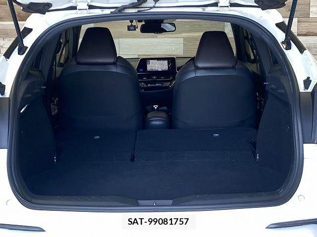 Toyota C-HR 2017-11 7216018-13