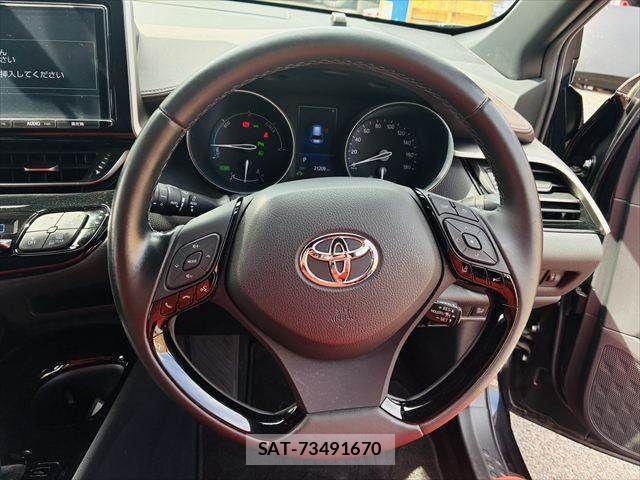 Toyota C-HR 2017-07 7216014-9