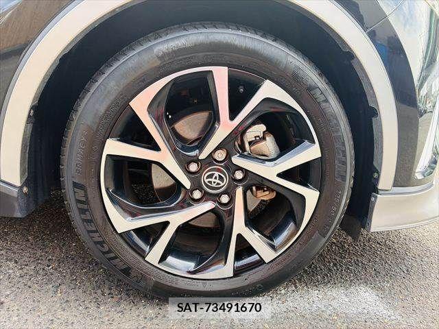 Toyota C-HR 2017-07 7216014-10
