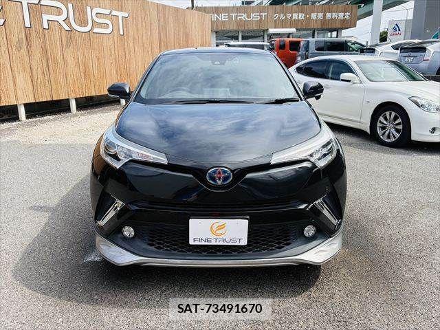 Toyota C-HR 2017-07 7216014-11