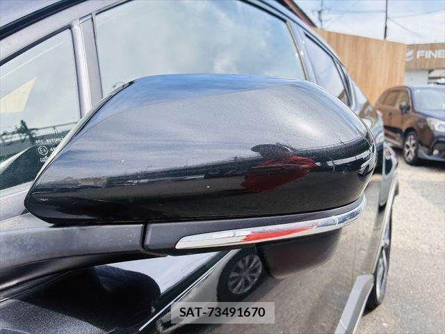 Toyota C-HR 2017-07 7216014-22