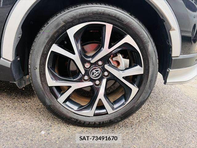 Toyota C-HR 2017-07 7216014-25