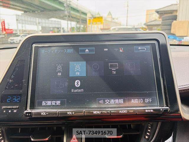 Toyota C-HR 2017-07 7216014-5