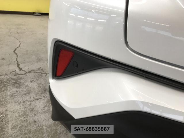 Toyota C-HR 2022-12 7250122-24