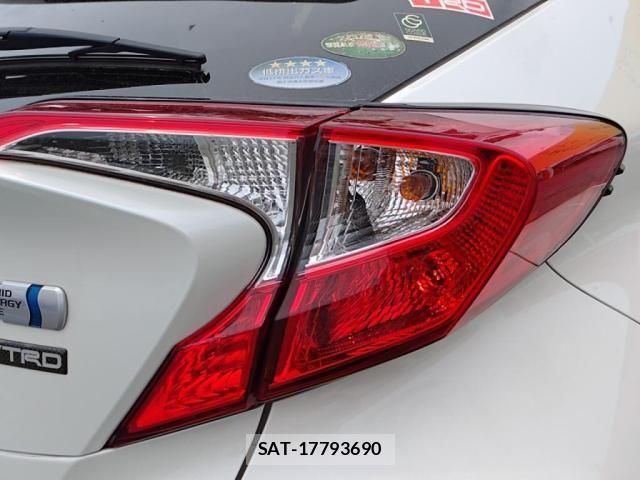 Toyota C-HR 2017-06 7250130-11