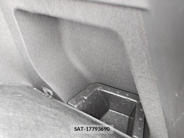 Toyota C-HR 2017-06 7250130-27