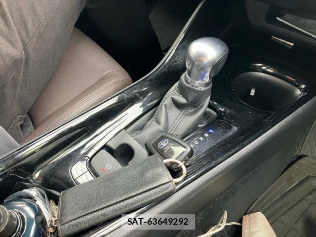 Toyota C-HR 2017-02 7250123-13