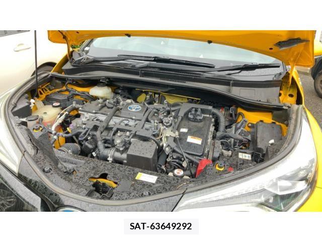 Toyota C-HR 2017-02 7250123-24